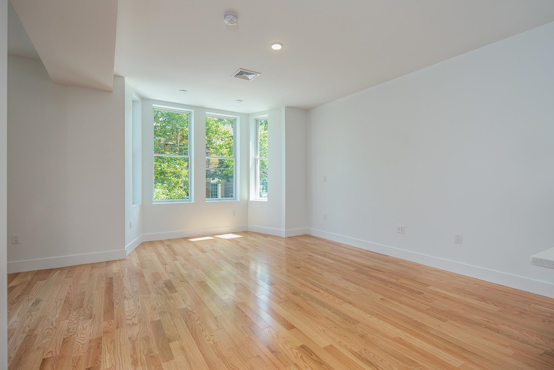 57 HUDSON PL Unit: 2