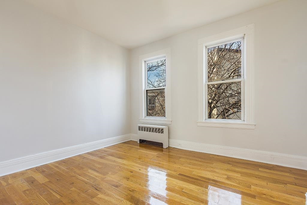 35 ROSE AVE