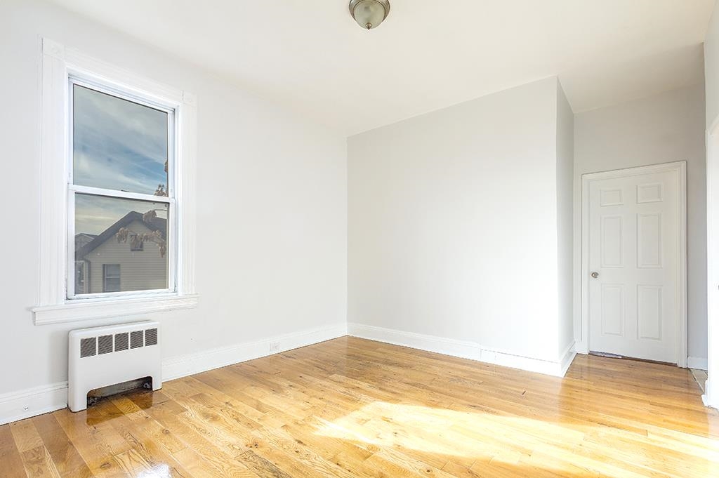 35 ROSE AVE
