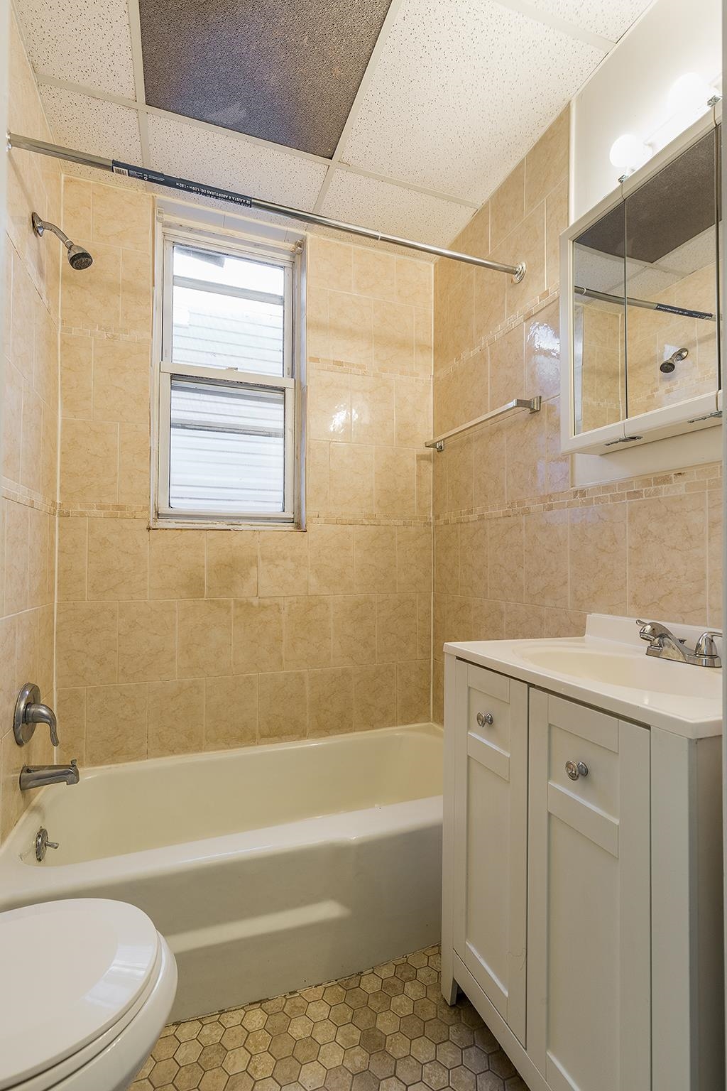 385 PRINCETON AVE