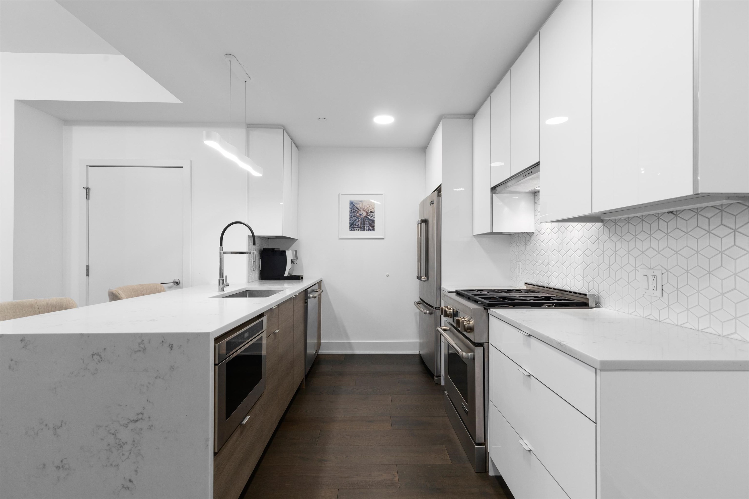 380 NEWARK AVE Unit: 601