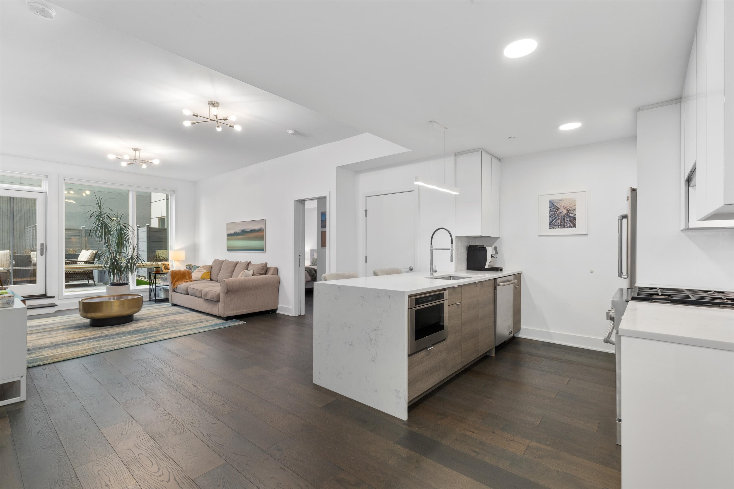 380 NEWARK AVE Unit: 601