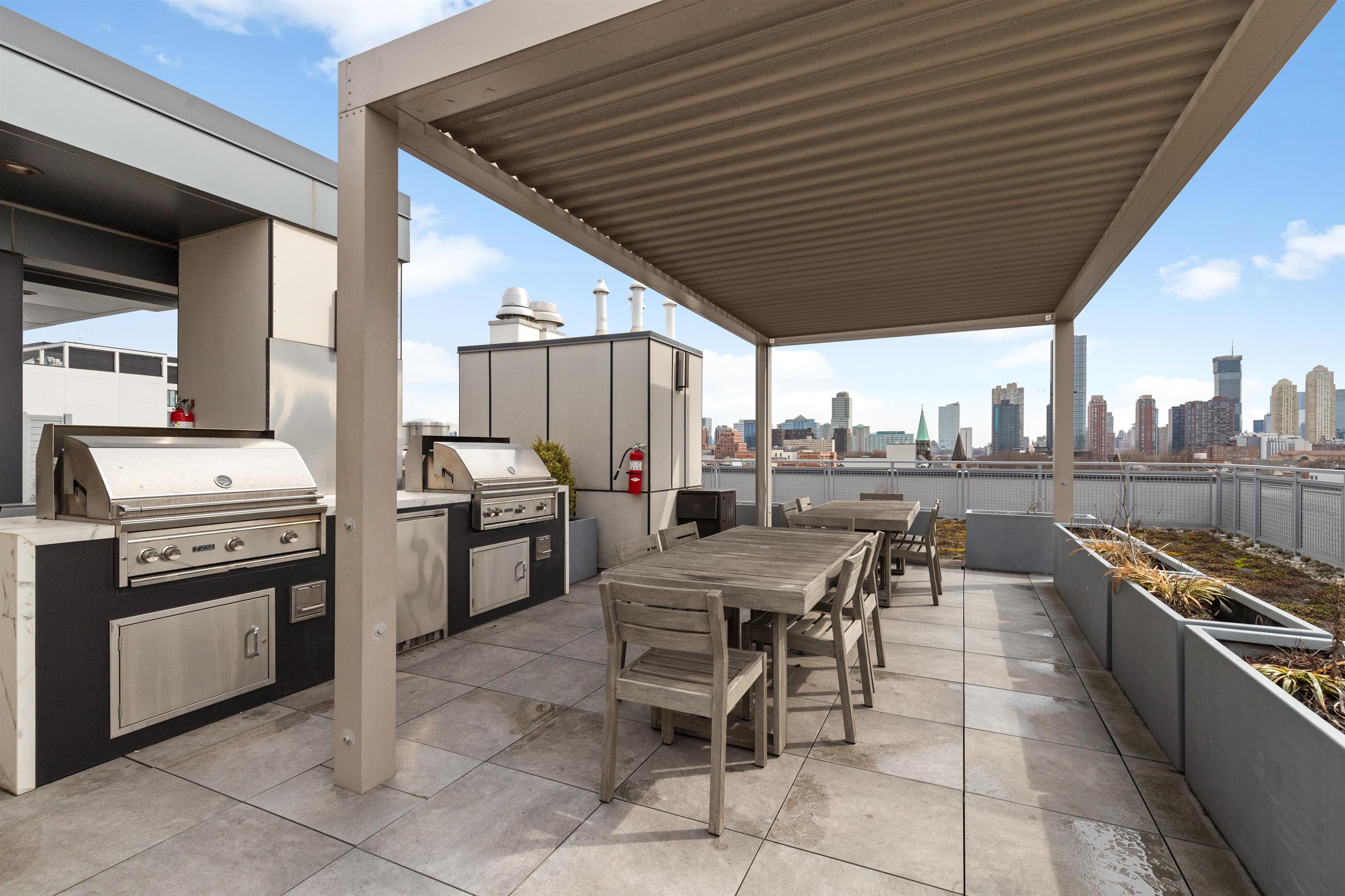 380 NEWARK AVE Unit: 601