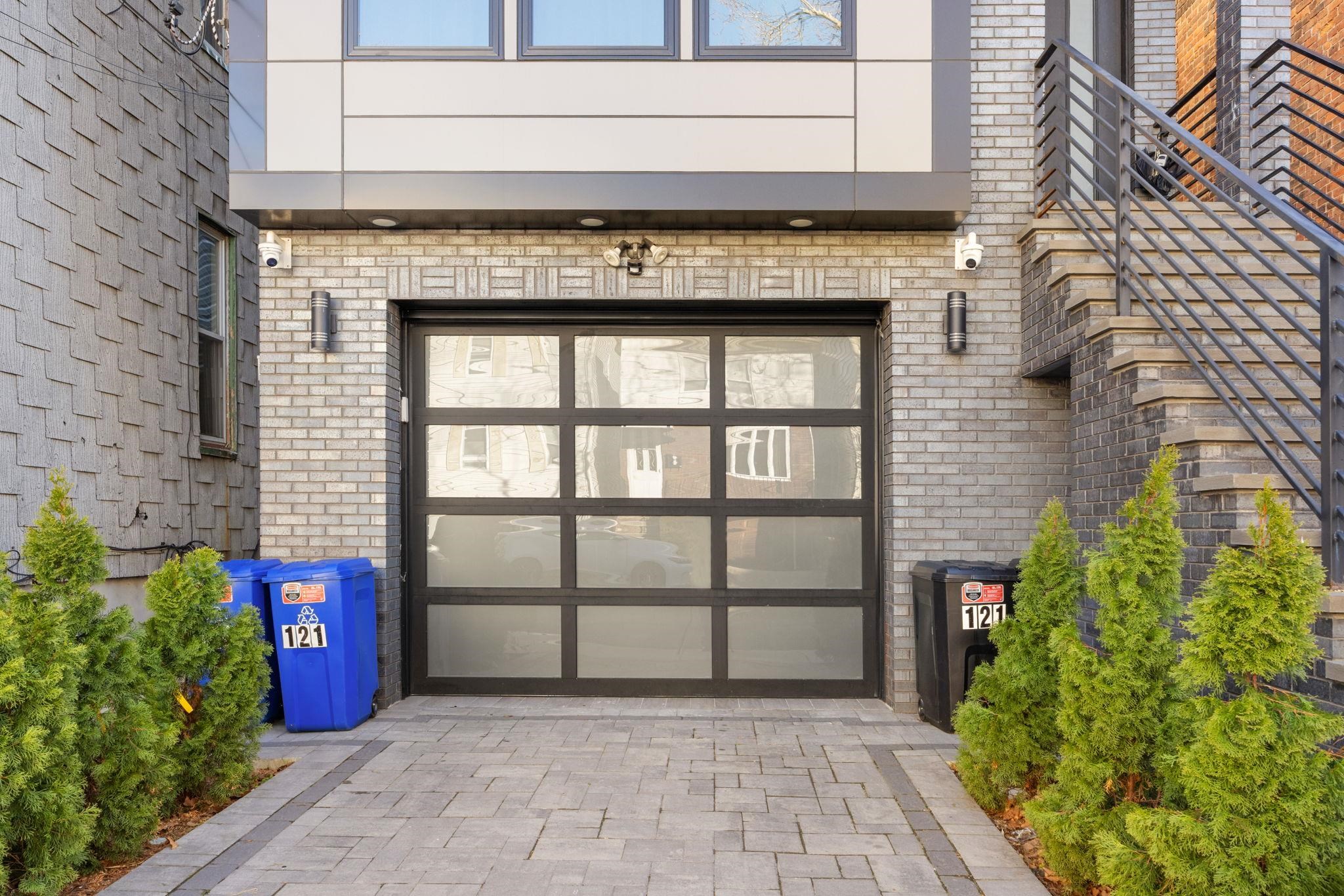 121 PROSPECT ST Unit: 2