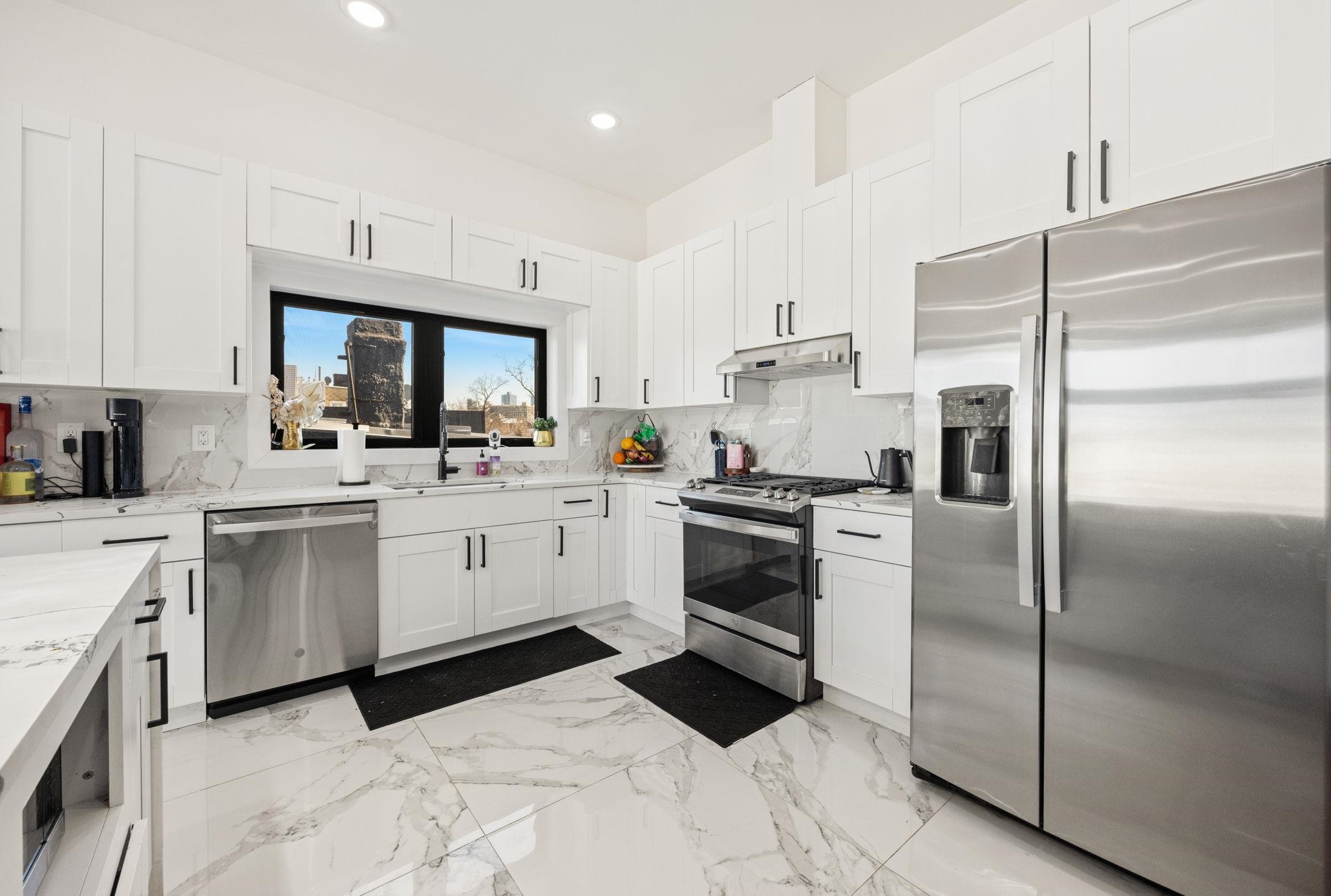 121 PROSPECT ST Unit: 2