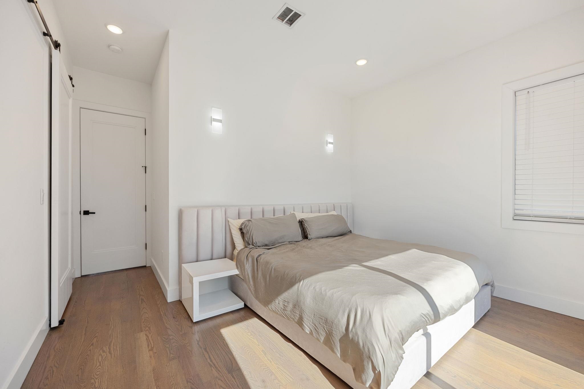 121 PROSPECT ST Unit: 2