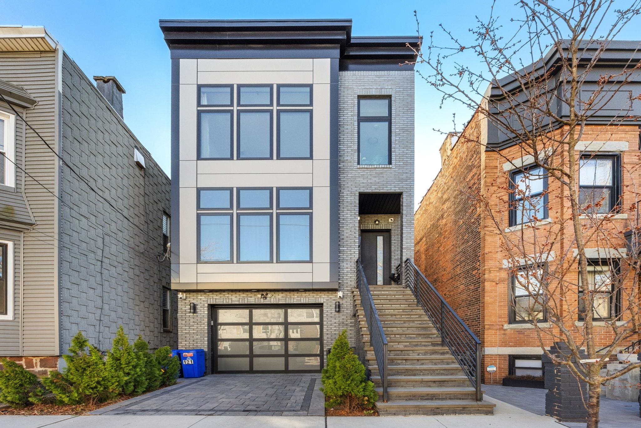 121 PROSPECT ST Unit: 2