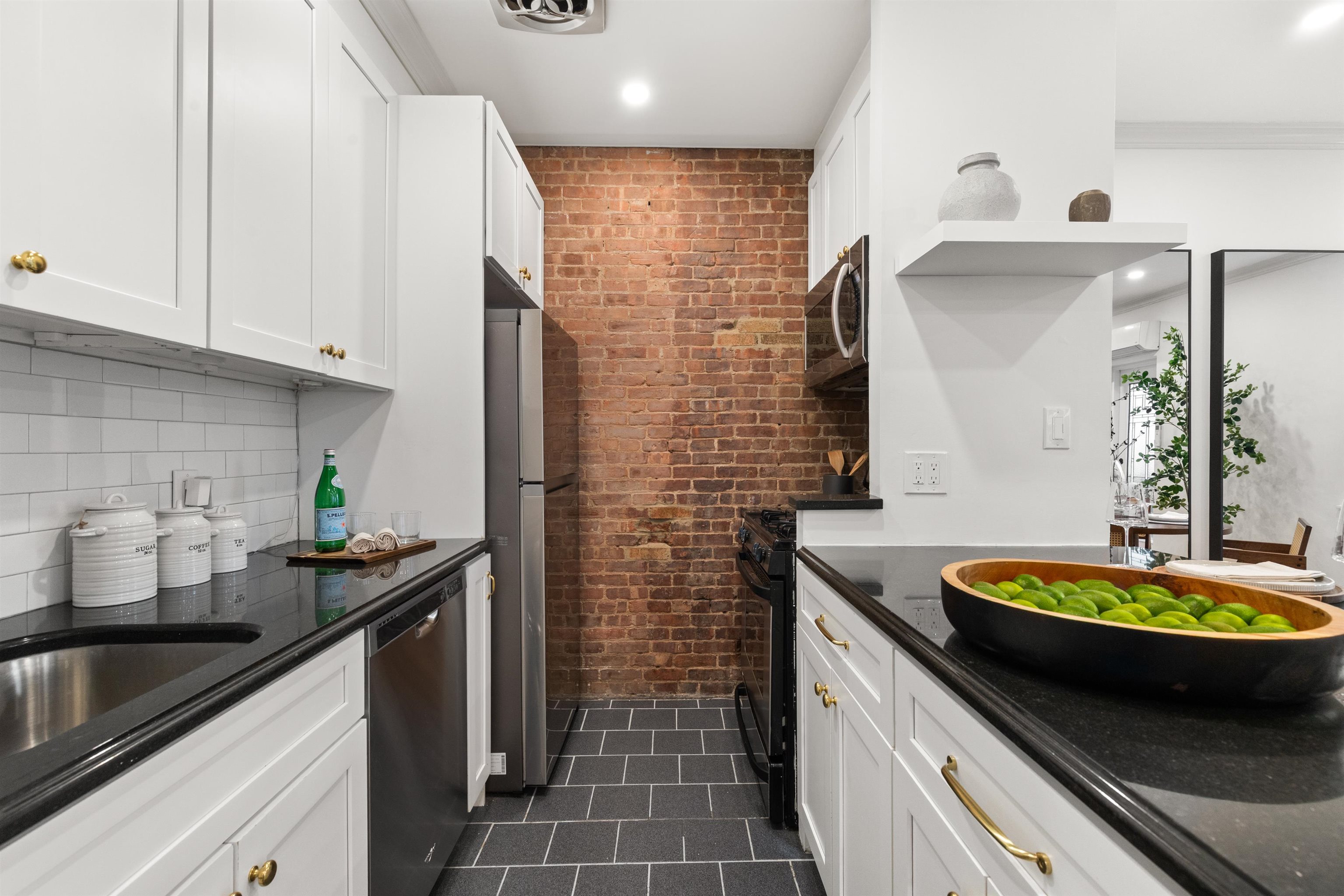 1315 WASHINGTON ST Unit: #1A