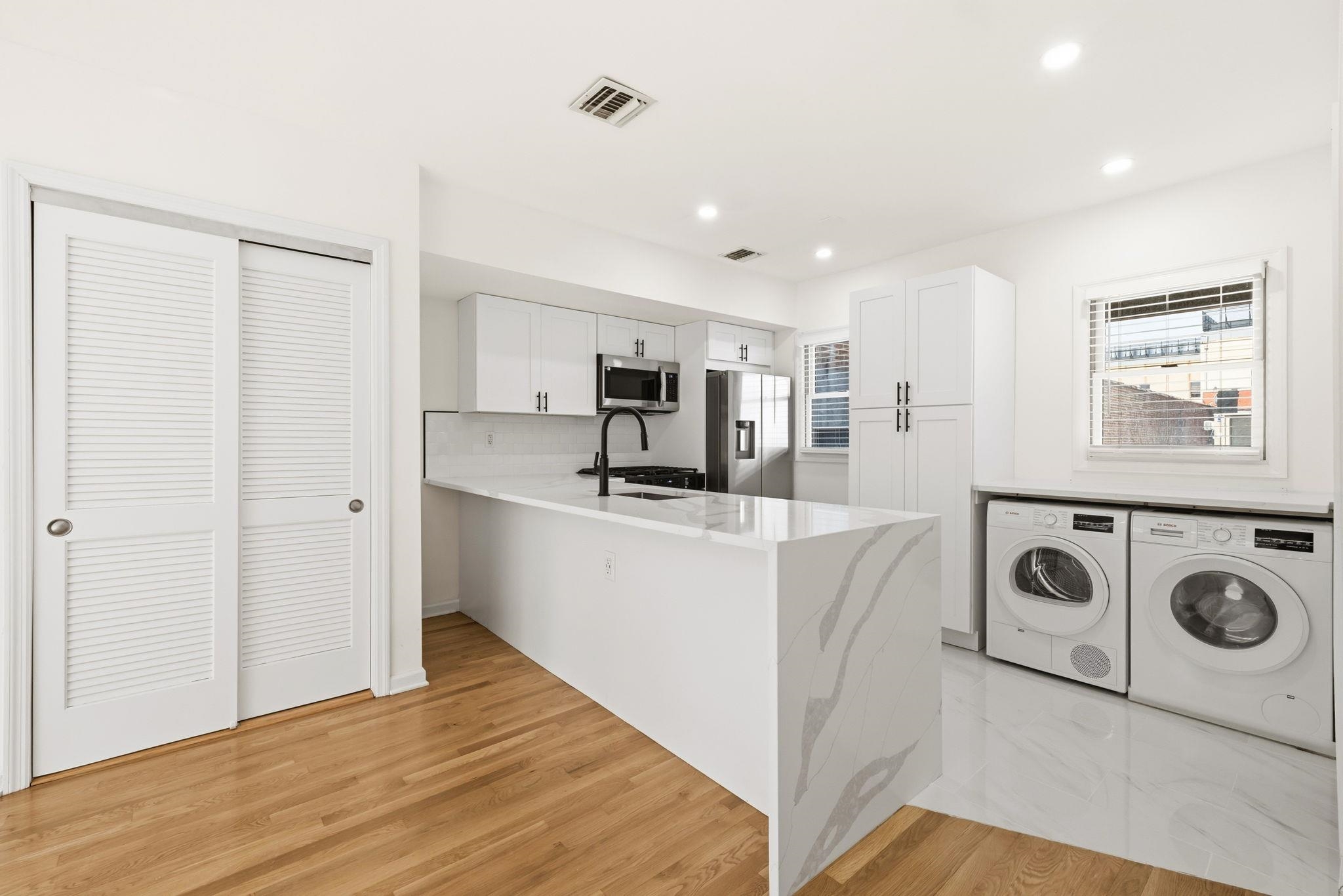 312 WASHINGTON ST Unit: 1