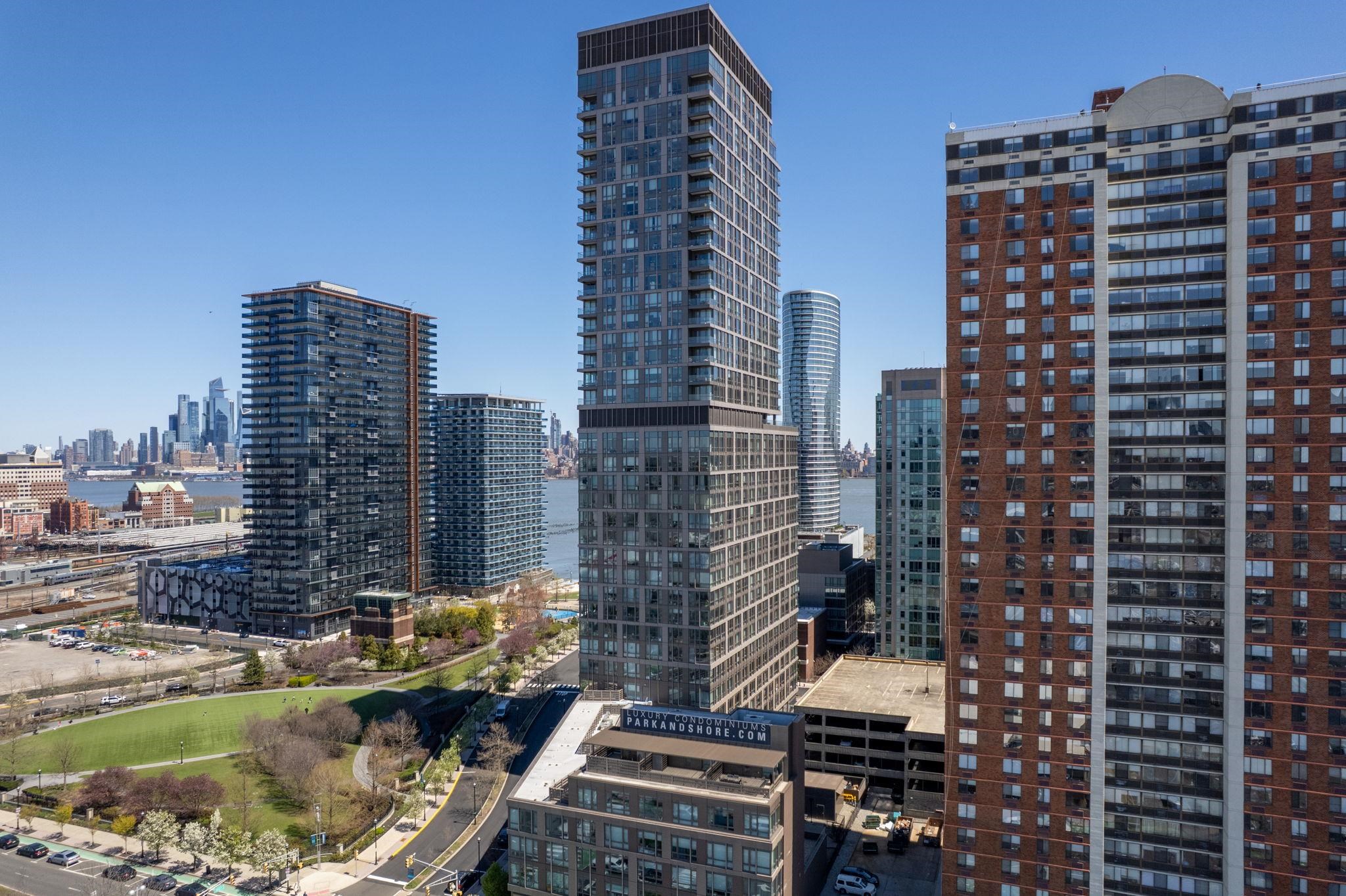 75 PARK LANE SOUTH Unit: 1407