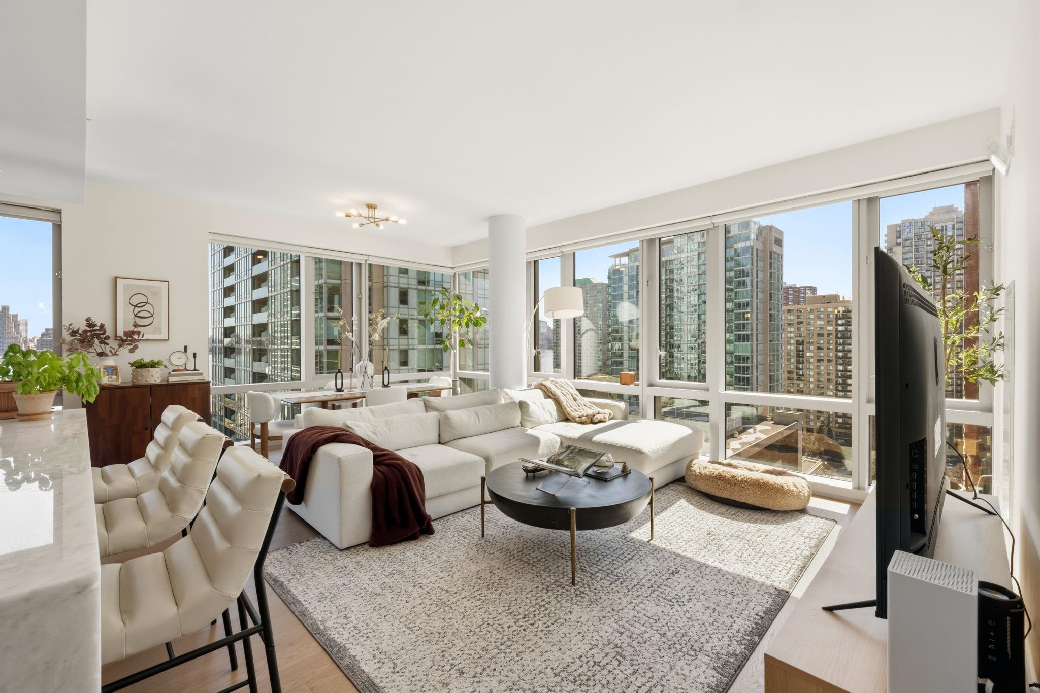 75 PARK LANE SOUTH Unit: 1407