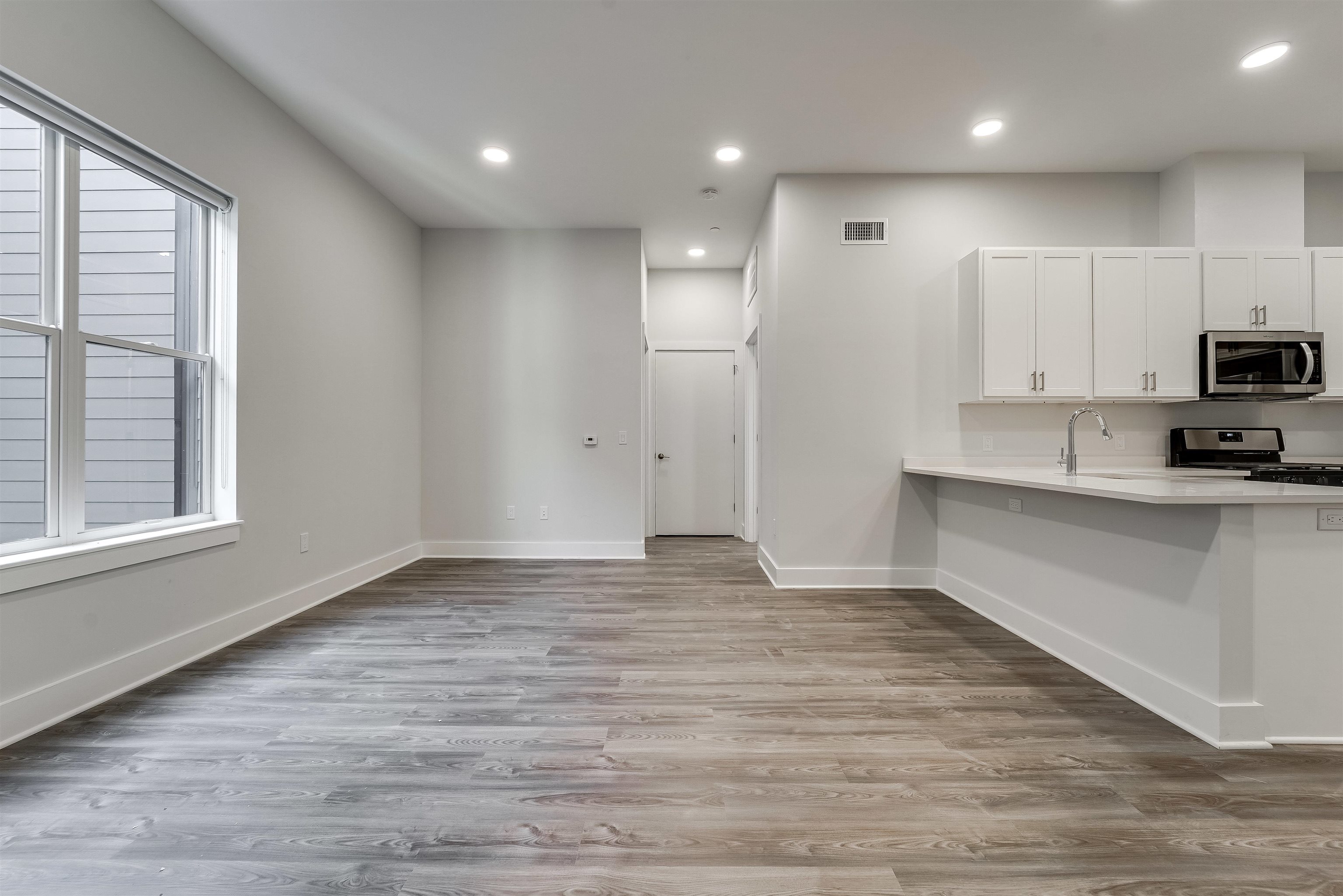660 GRAND ST Unit: 312