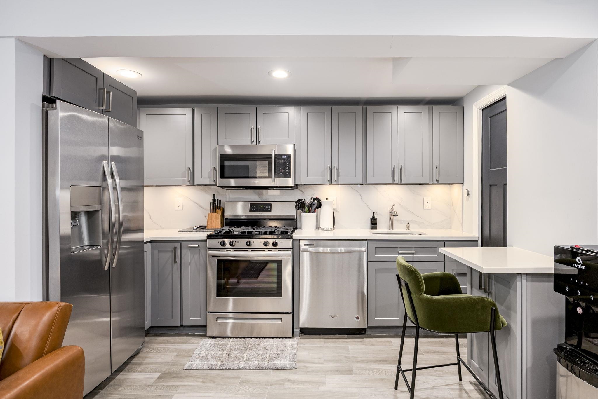 294 4TH ST Unit: 1