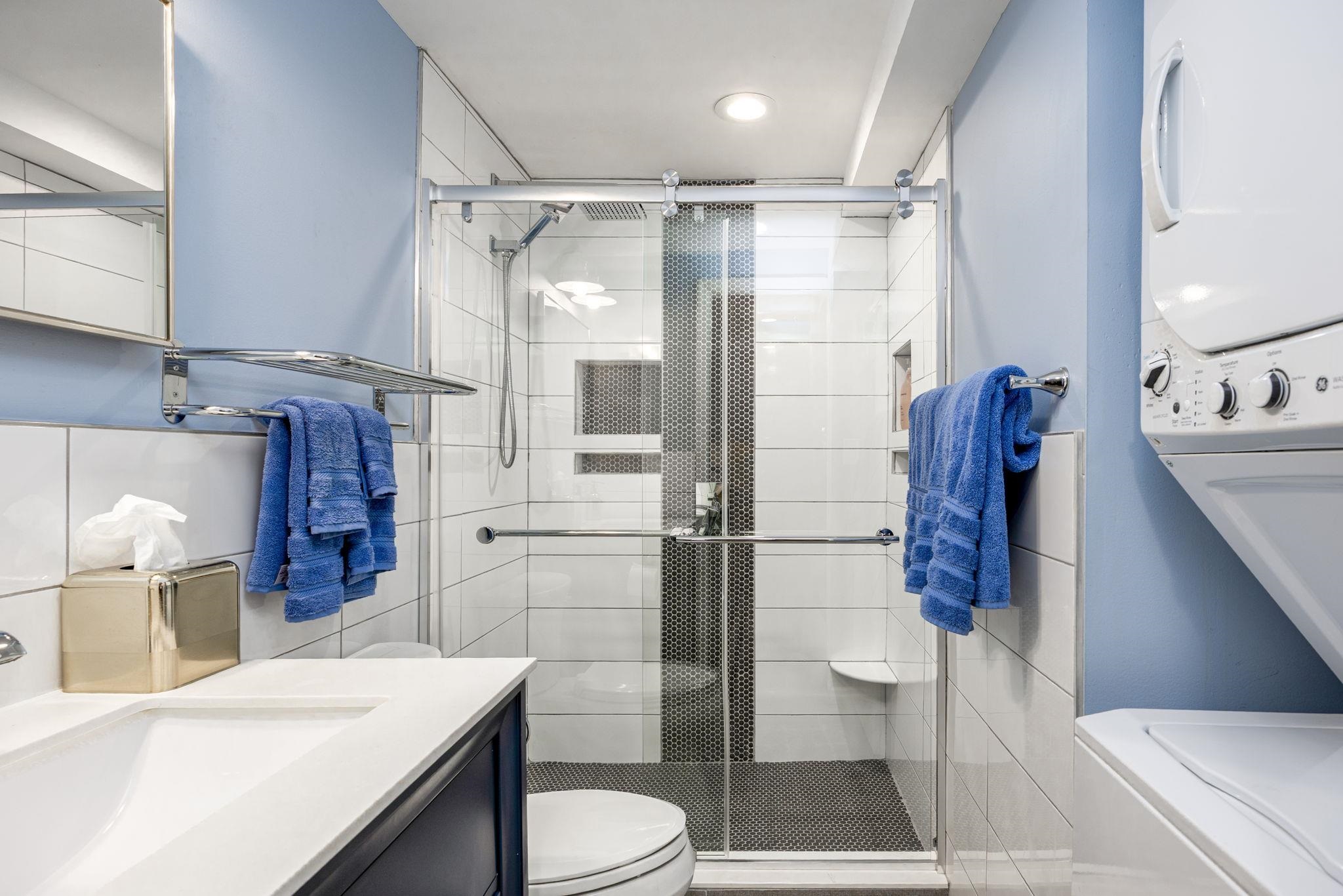 294 4TH ST Unit: 1