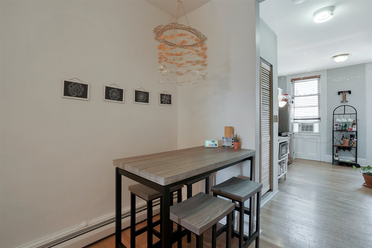402 MONROE ST Unit: 4L