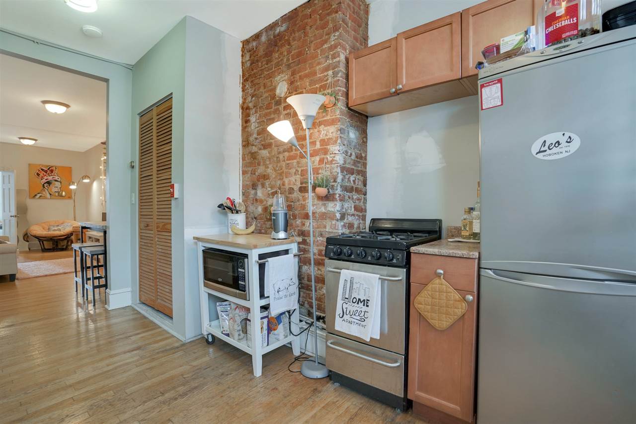 402 MONROE ST Unit: 4L