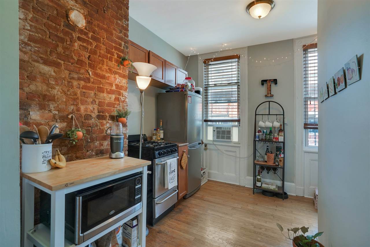 402 MONROE ST Unit: 4L