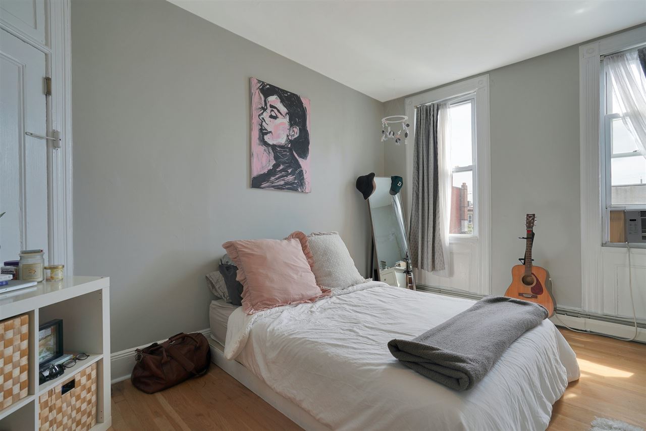 402 MONROE ST Unit: 4L