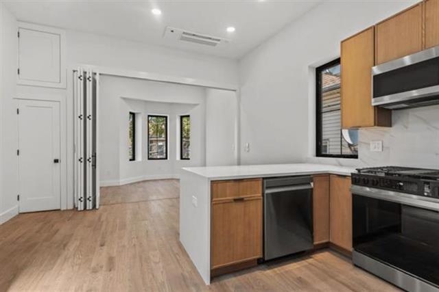 41 47TH ST Unit: 2