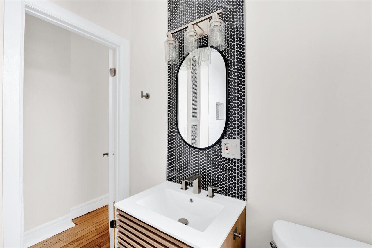 275 HARRISON AVE Unit: E5