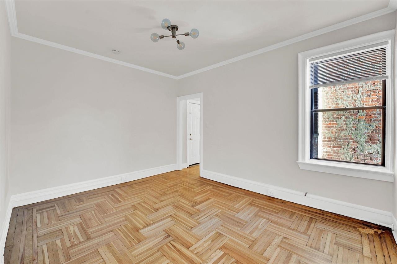 275 HARRISON AVE Unit: E5