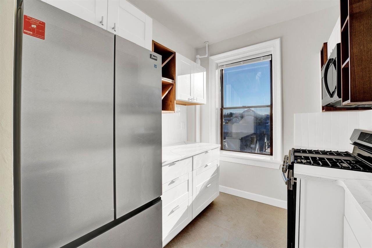 275 HARRISON AVE Unit: E5