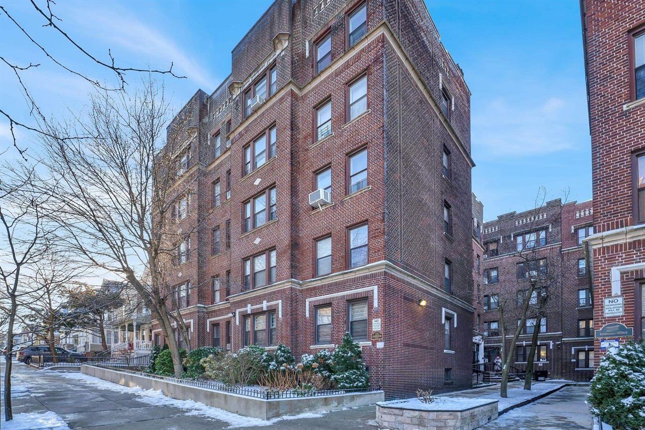 275 HARRISON AVE Unit: E5