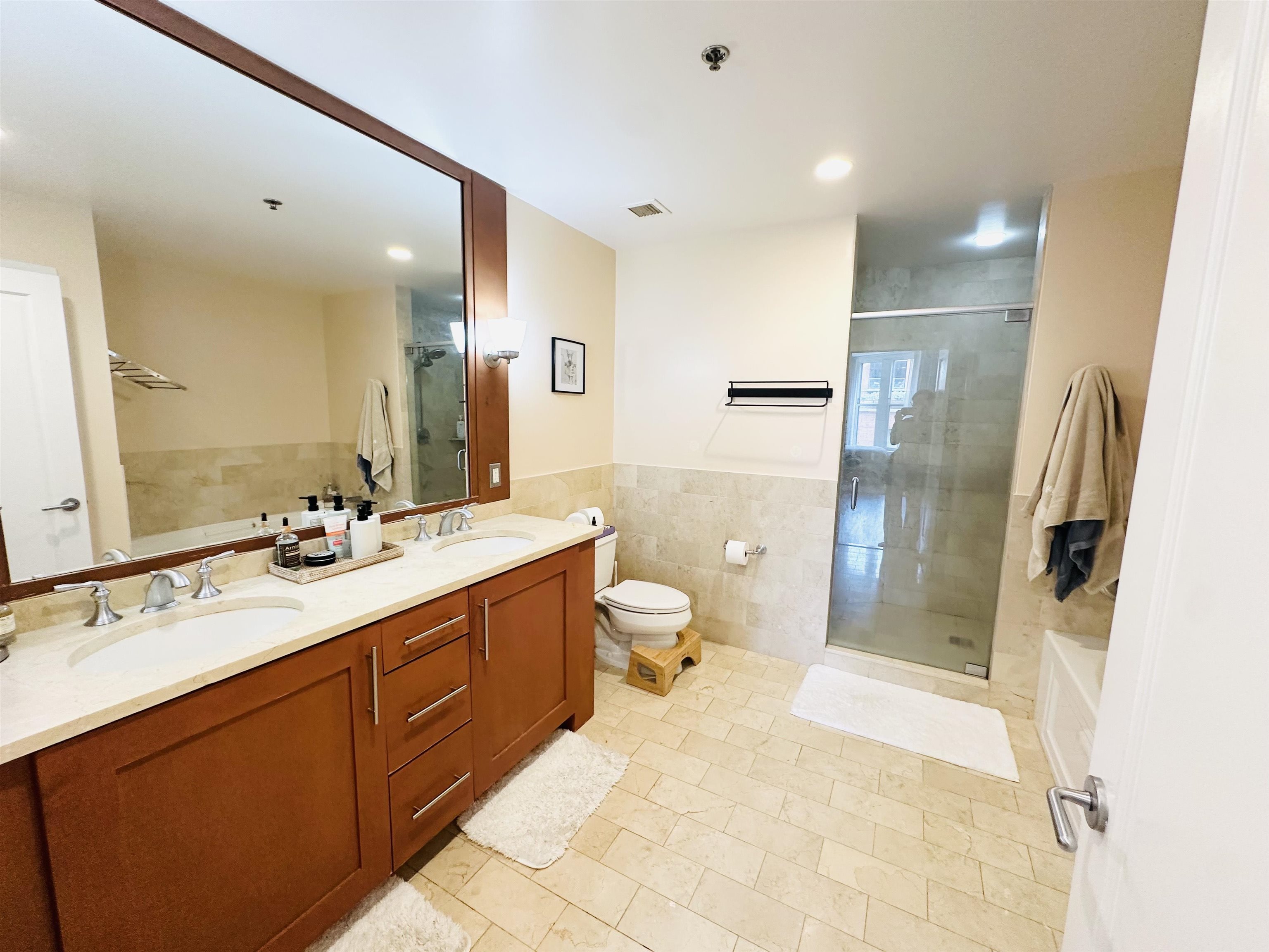 1125 MAXWELL LANE Unit: 426