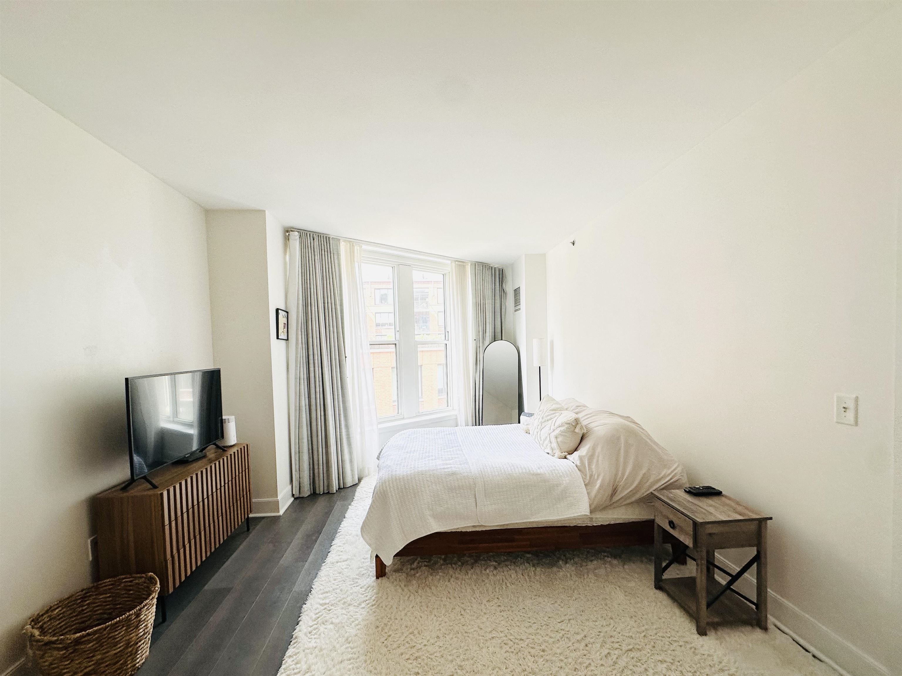 1125 MAXWELL LANE Unit: 426