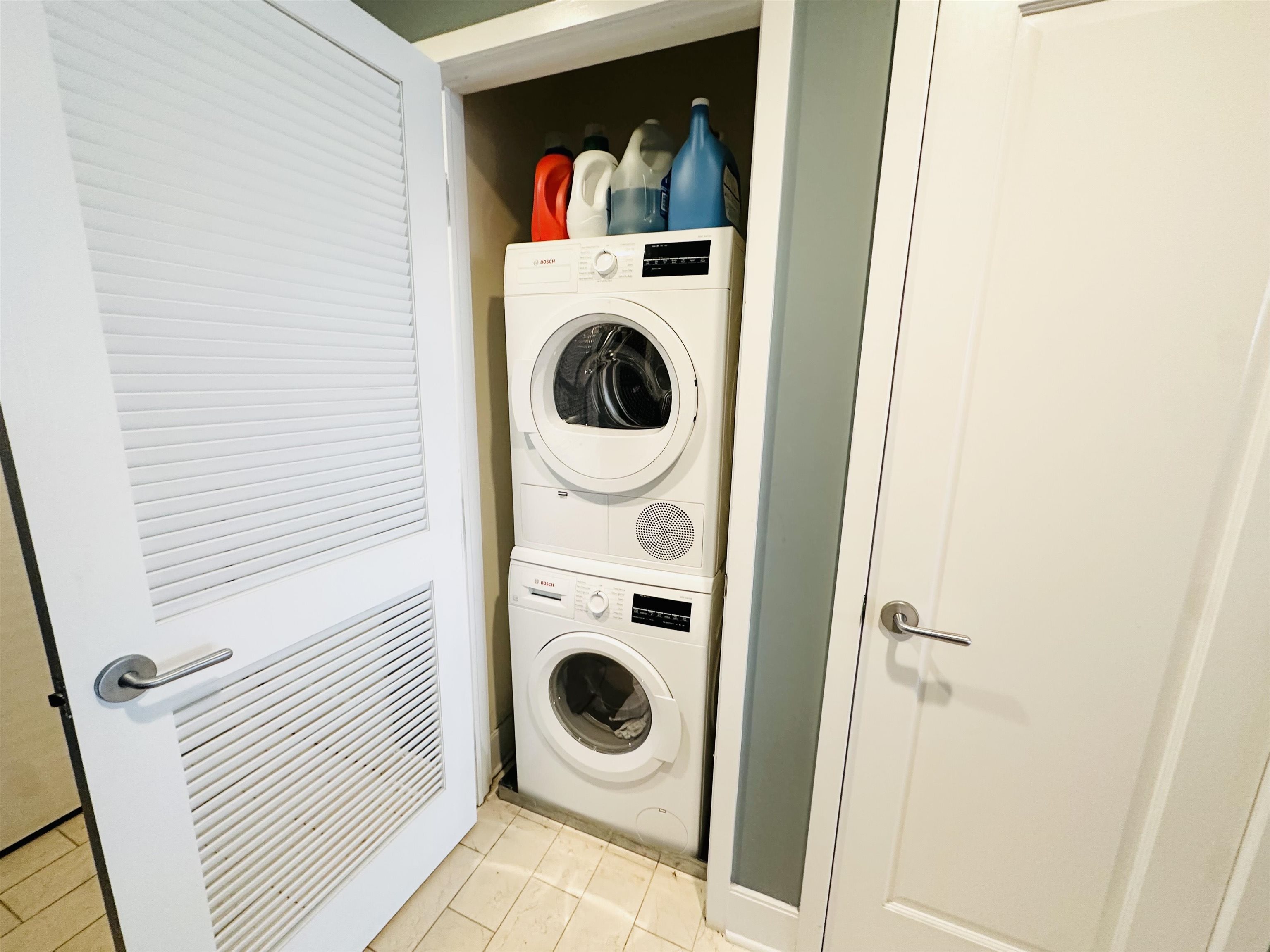 1125 MAXWELL LANE Unit: 426