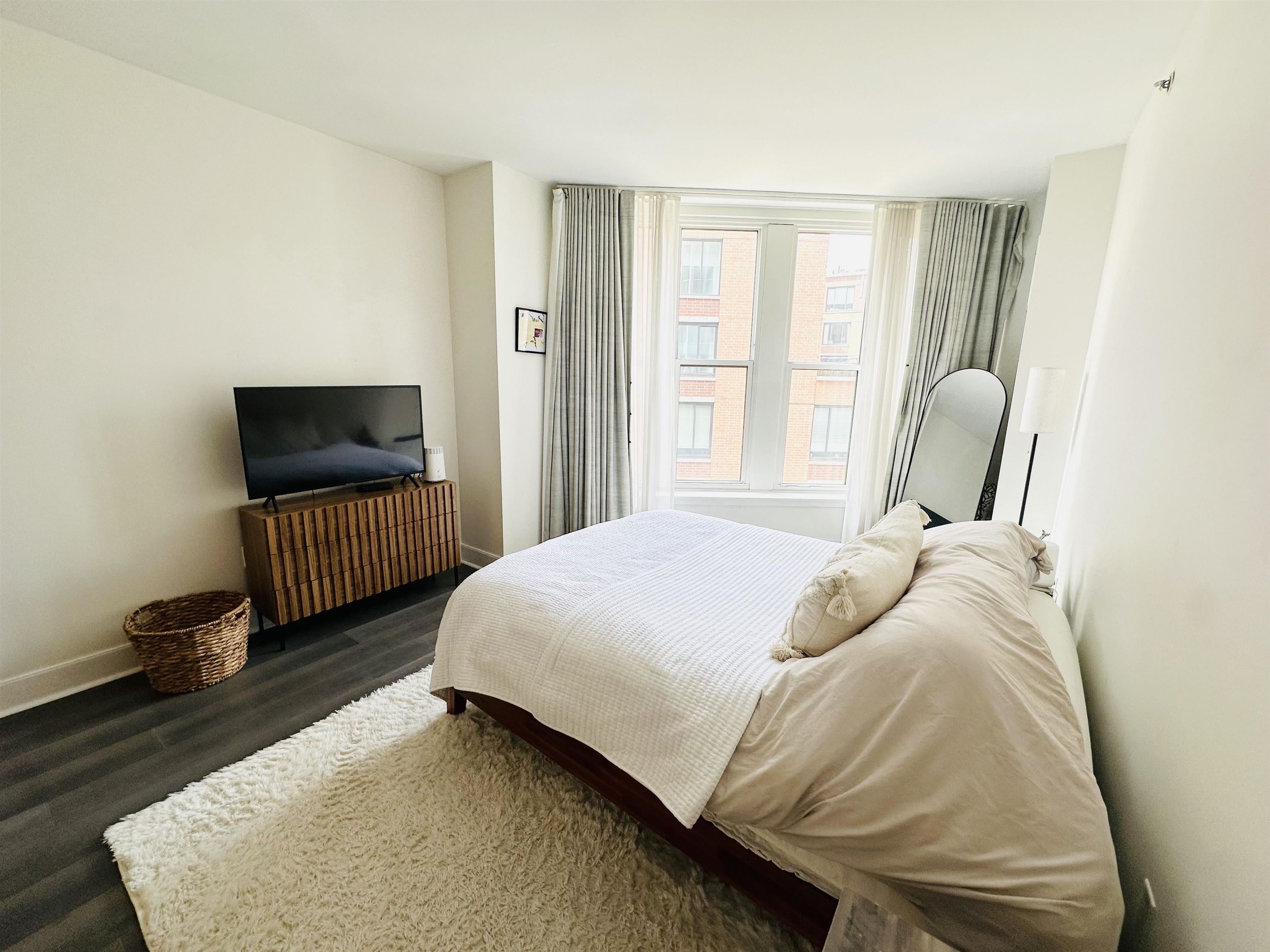 1125 MAXWELL LANE Unit: 426