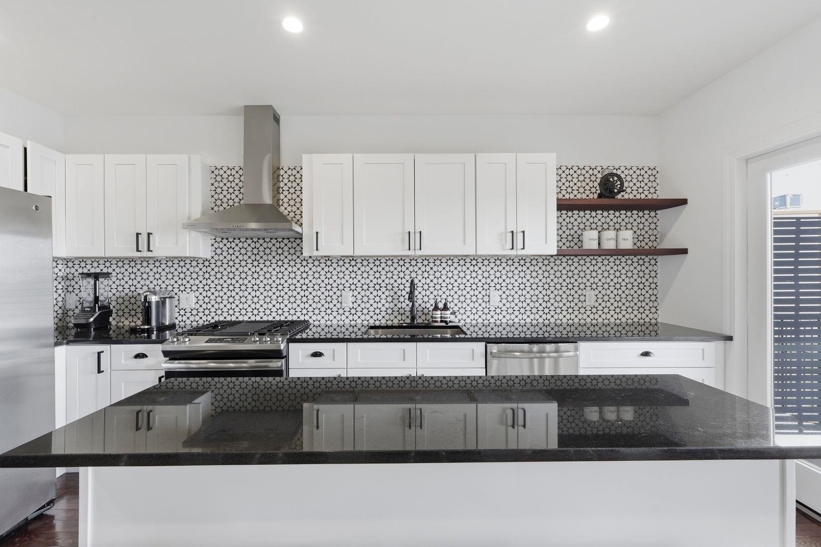 412 GREGORY AVE Unit: 1