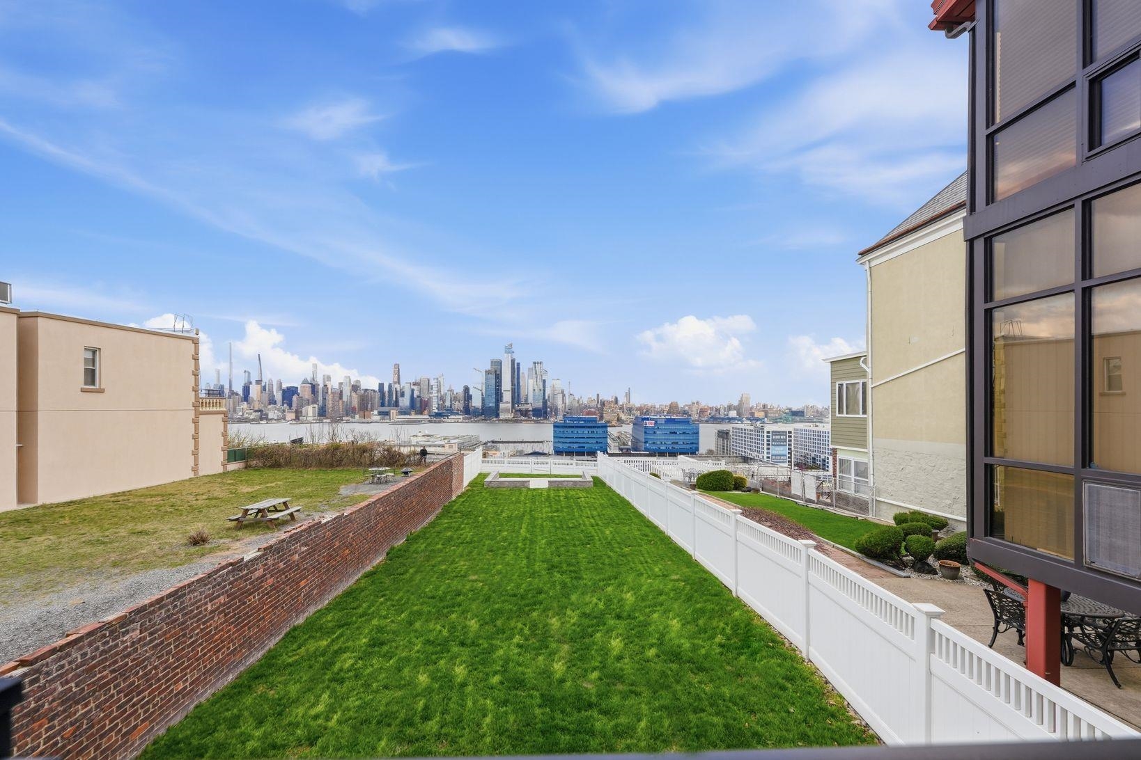 412 GREGORY AVE Unit: 1