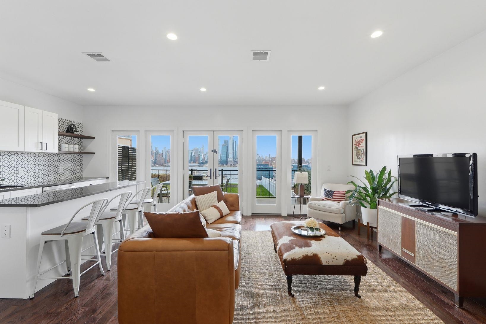 412 GREGORY AVE Unit: 1