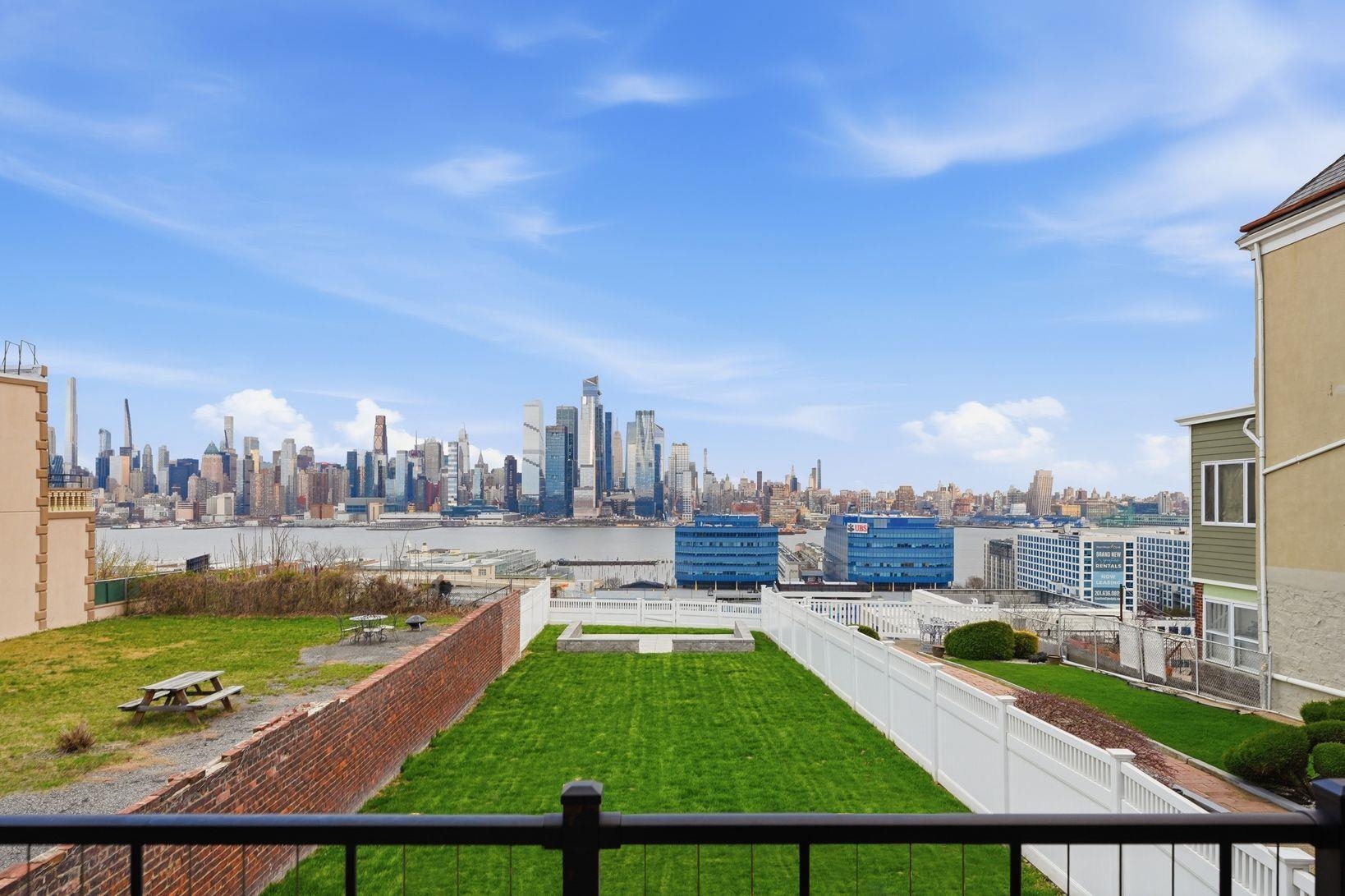 412 GREGORY AVE Unit: 1