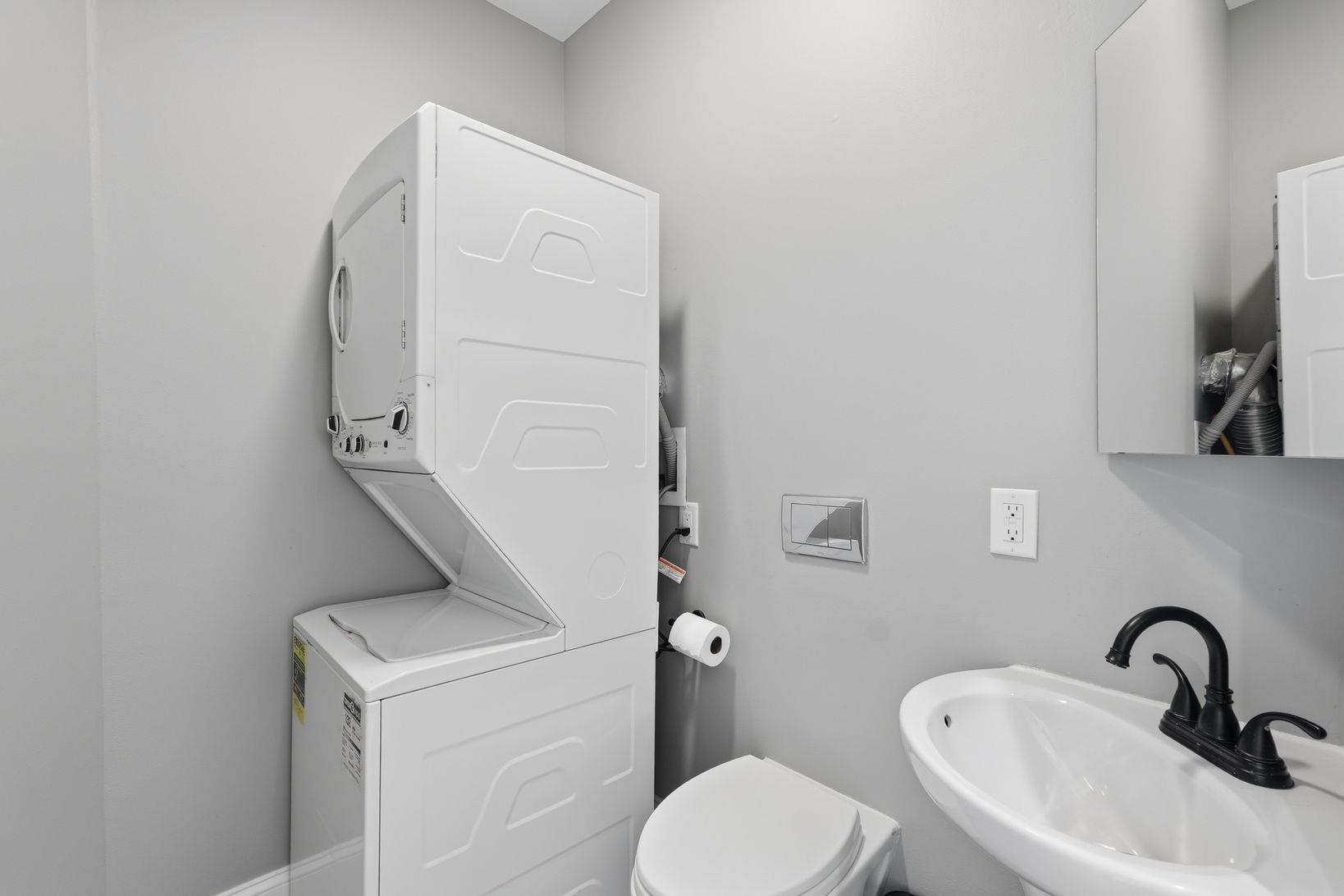 412 GREGORY AVE Unit: 1