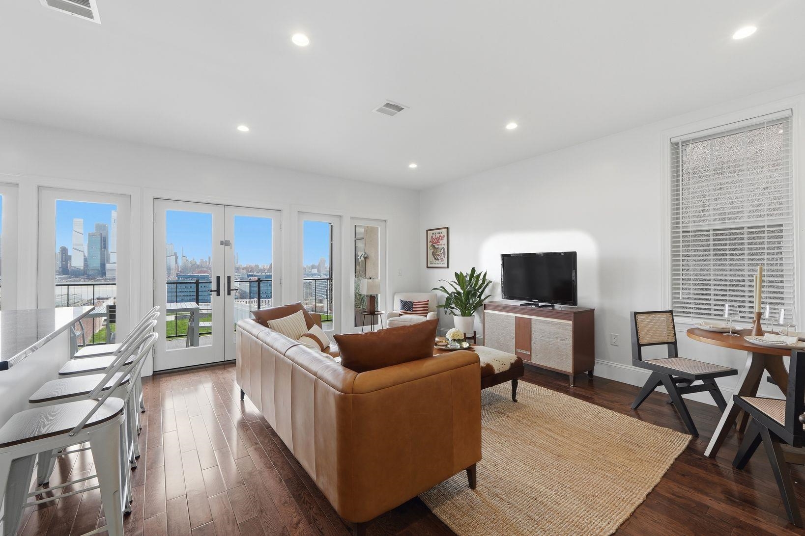 412 GREGORY AVE Unit: 1