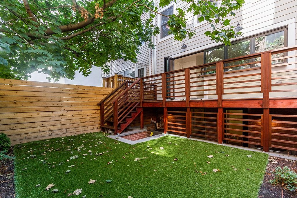 220.5 3RD ST