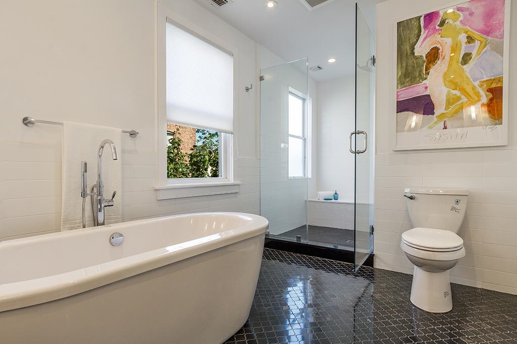 220.5 3RD ST