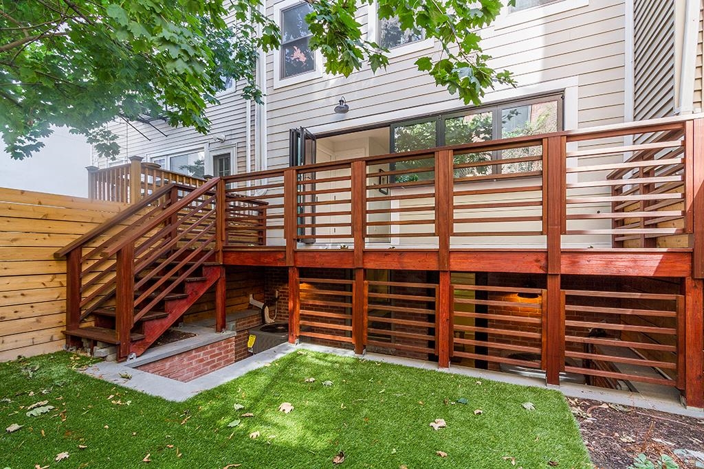 220.5 3RD ST