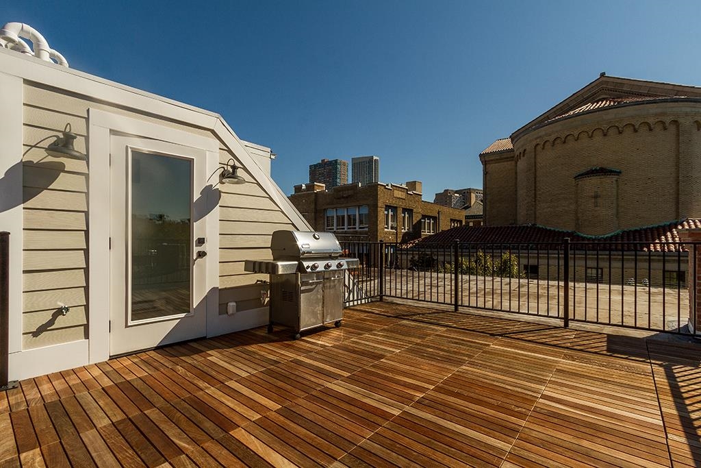 220.5 3RD ST