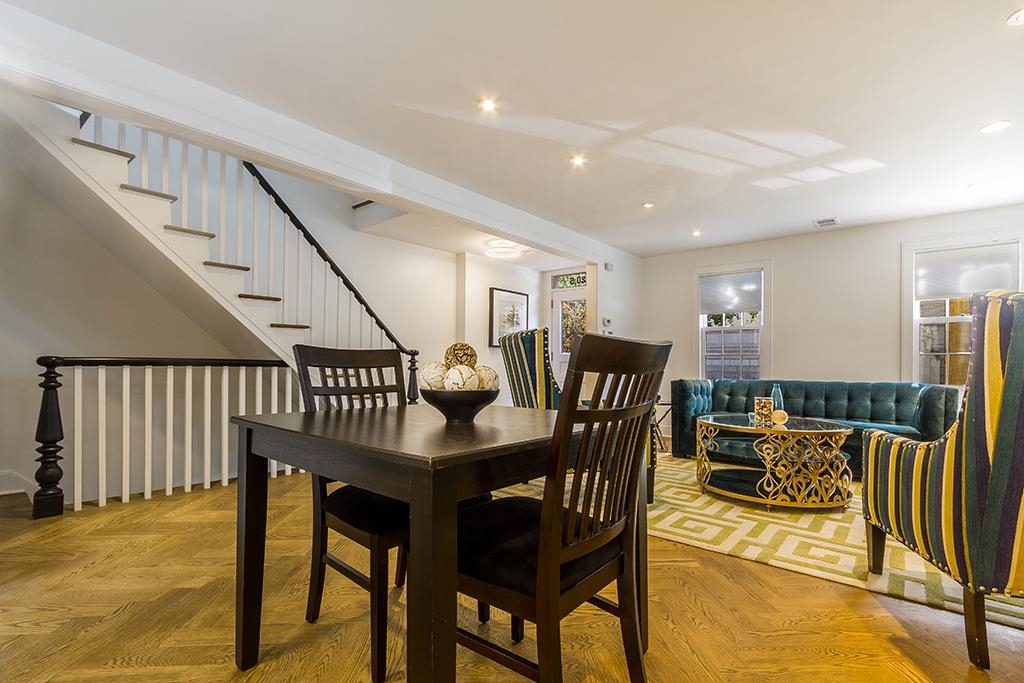 220.5 3RD ST