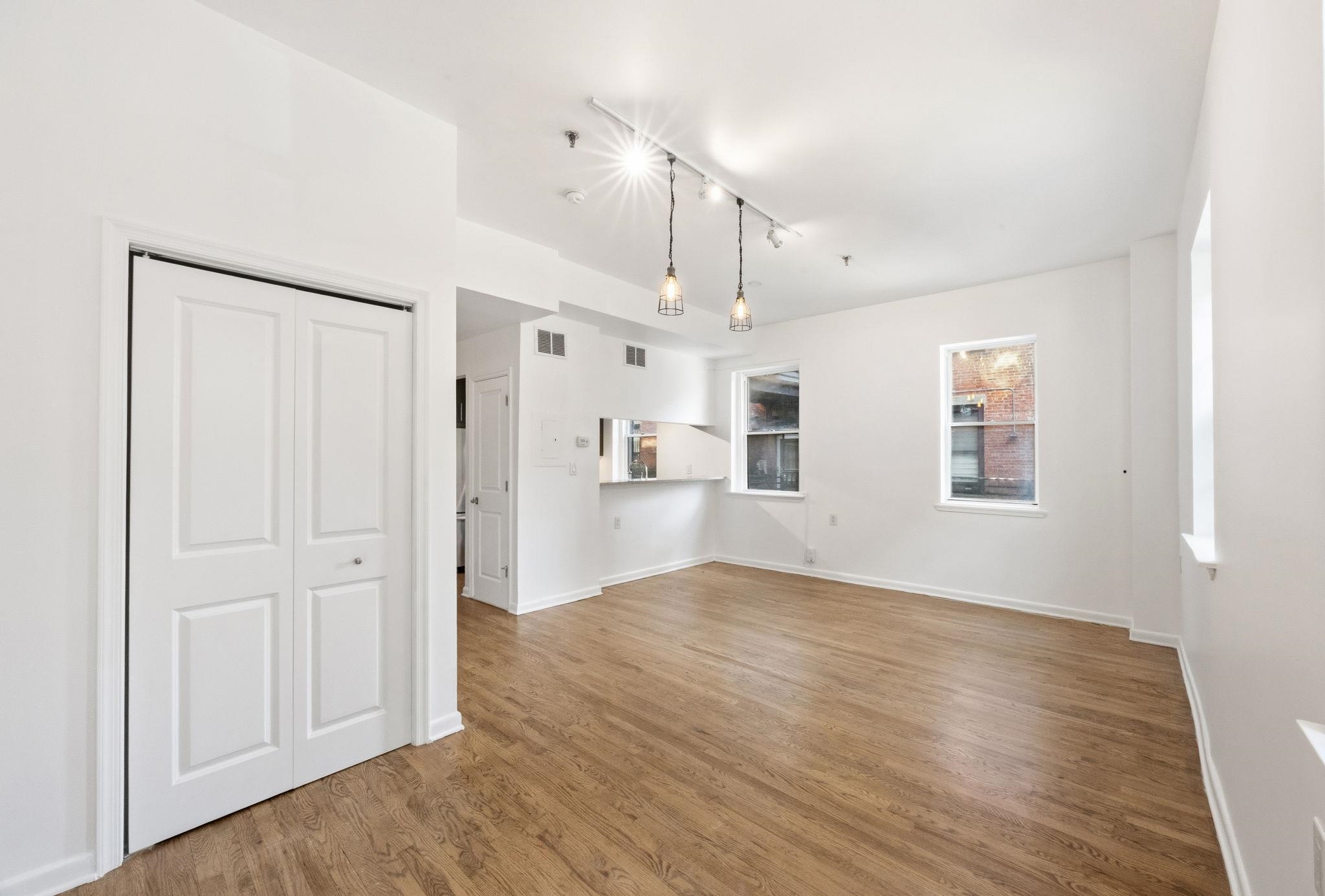 227 CHRISTOPHER COLUMBUS DR Unit: 103B