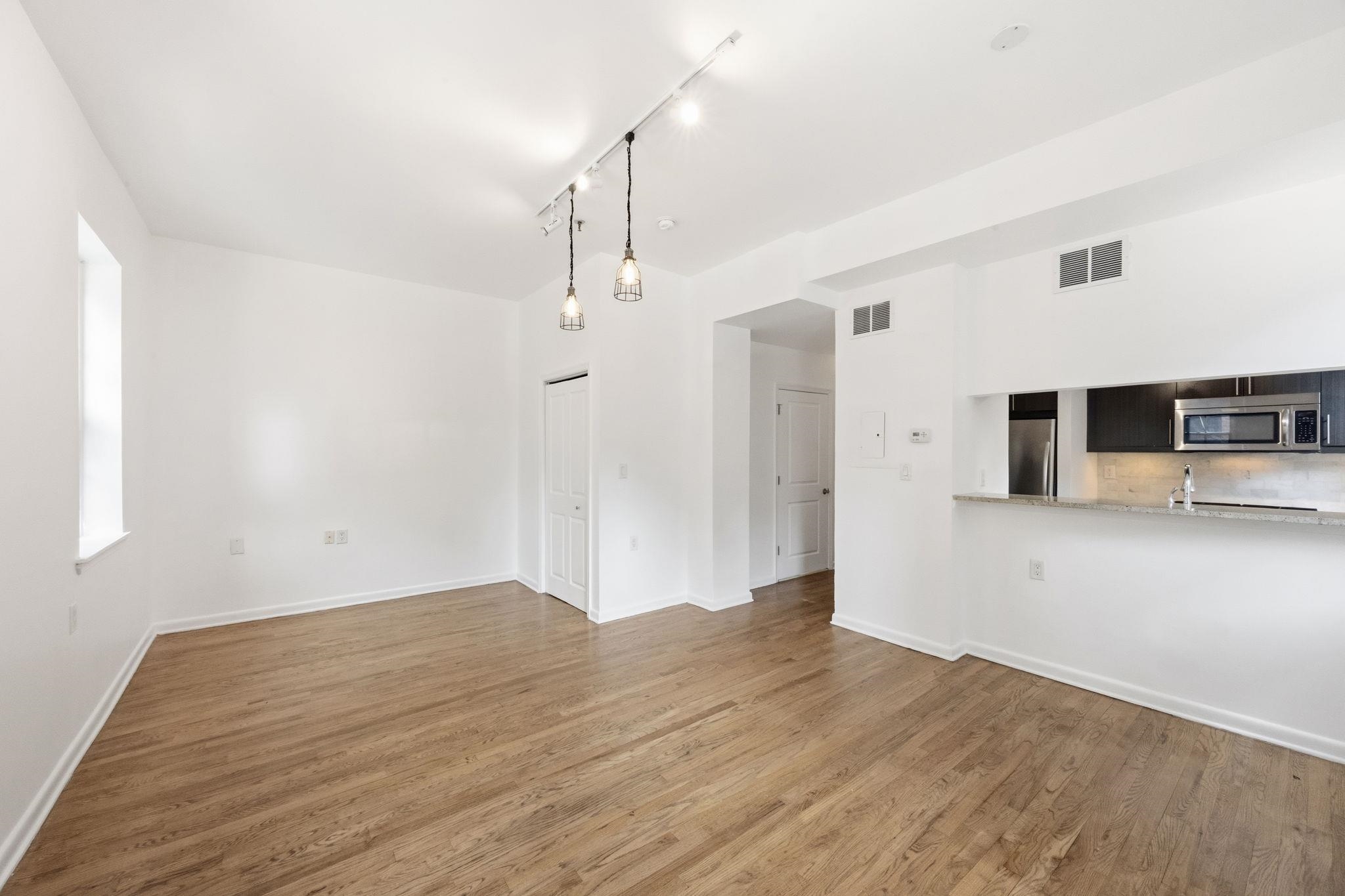 227 CHRISTOPHER COLUMBUS DR Unit: 103B