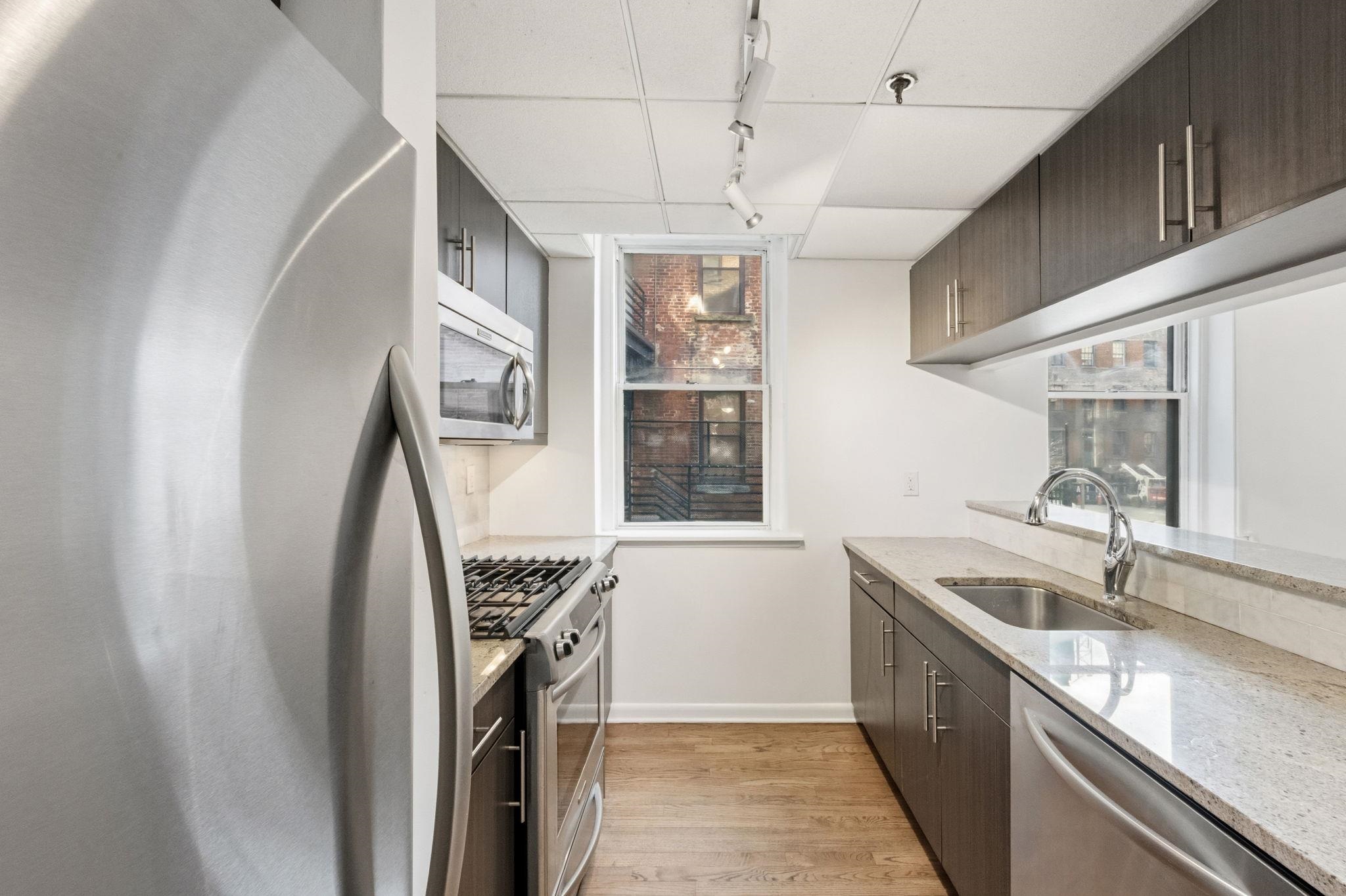 227 CHRISTOPHER COLUMBUS DR Unit: 103B