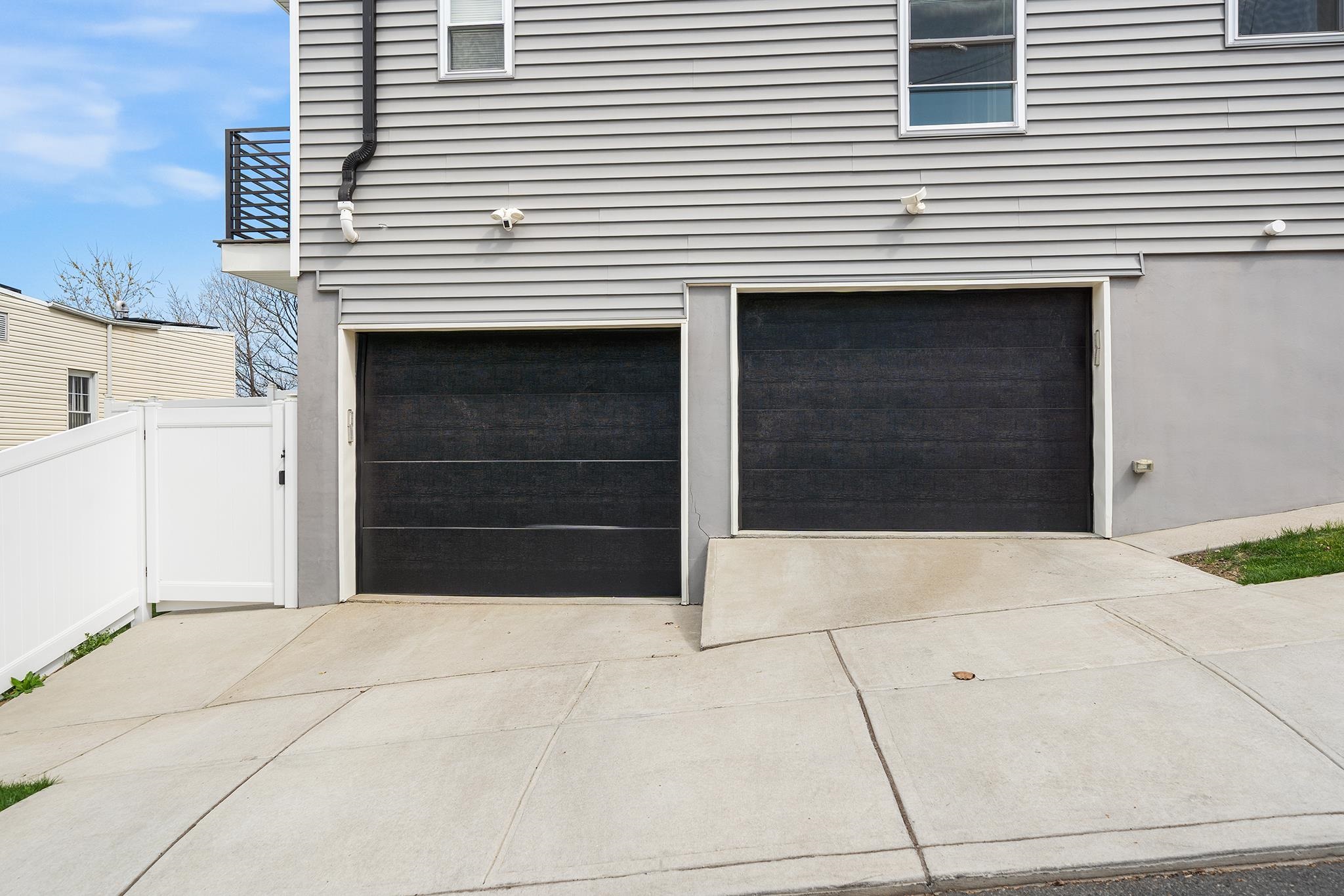 283 TERRACE AVE Unit: 1