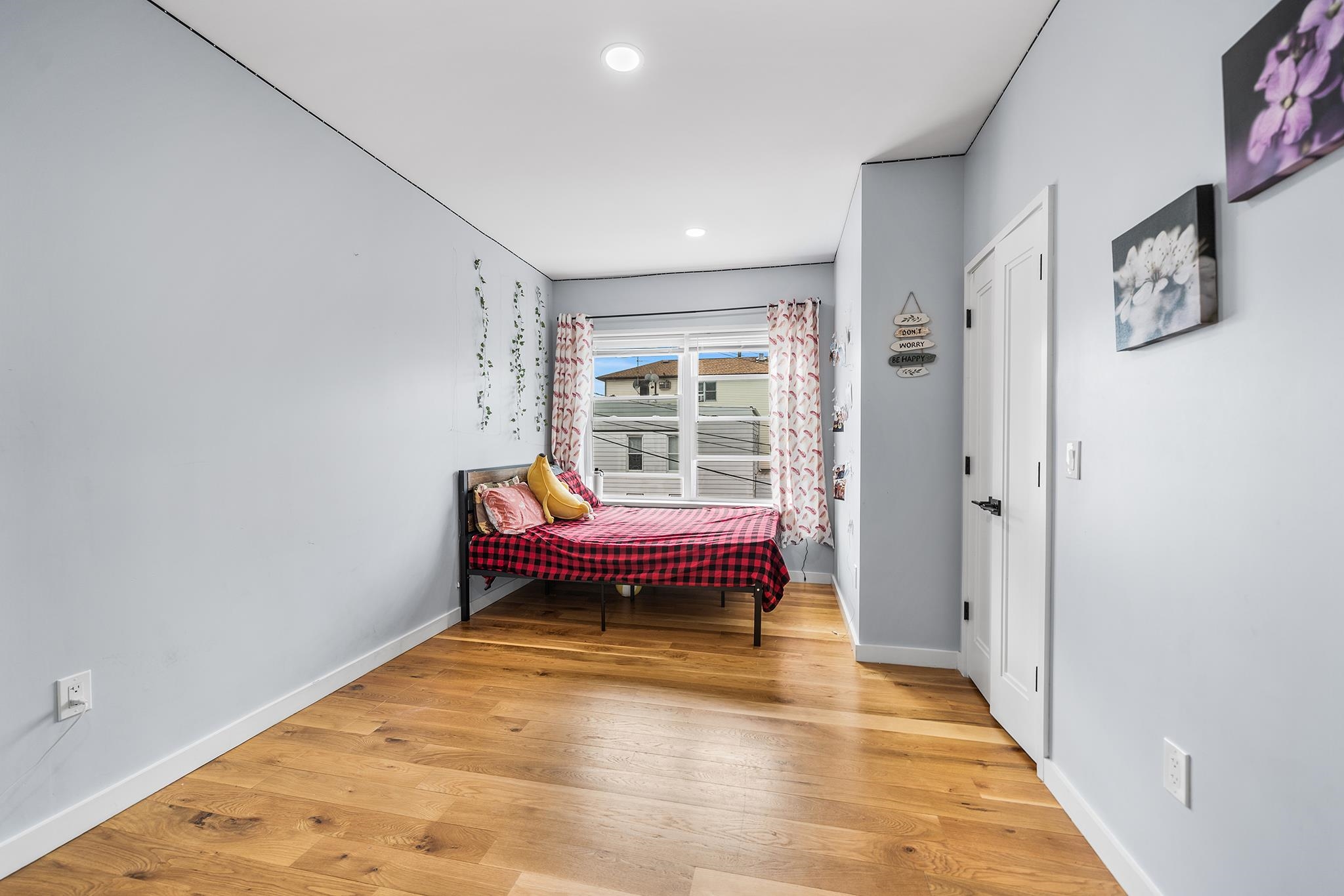 283 TERRACE AVE Unit: 1