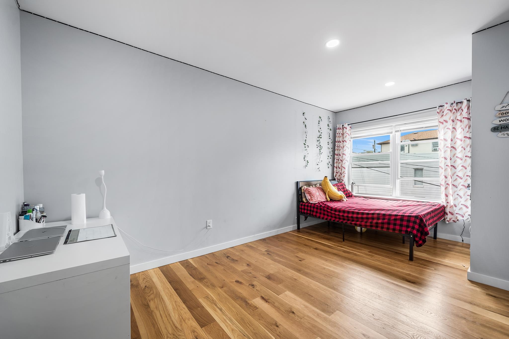 283 TERRACE AVE Unit: 1