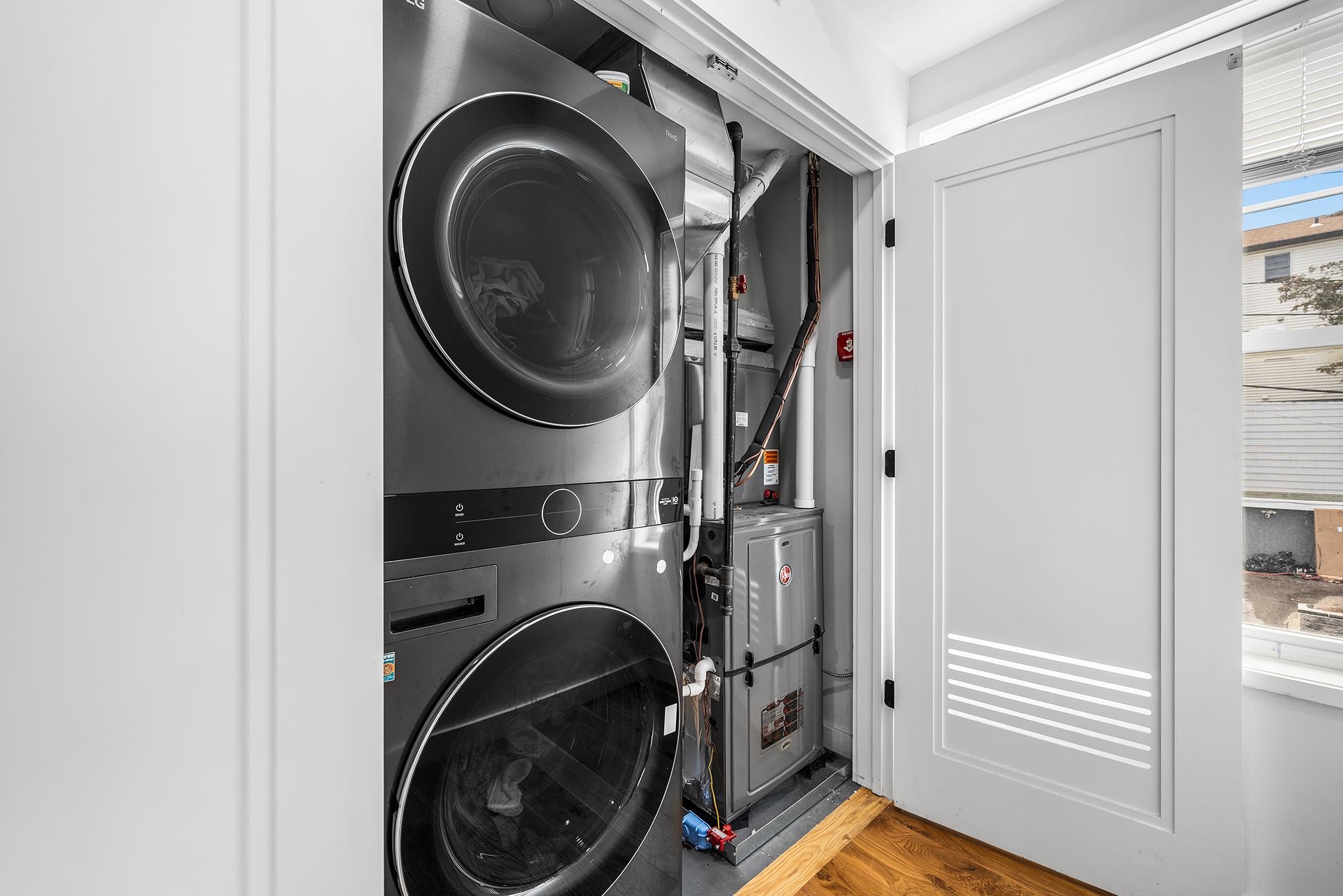 283 TERRACE AVE Unit: 1