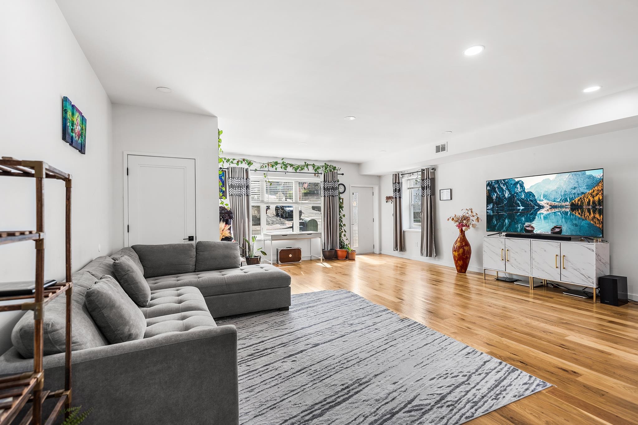 283 TERRACE AVE Unit: 1